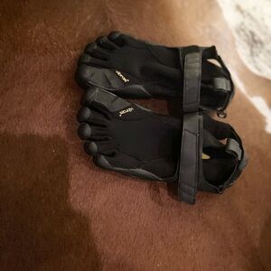 Vibram Women’s KSOs, 39